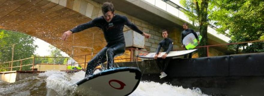 Rozhovor s dodavatelem: Honza ze Surfwave a surfování na umělé vlně