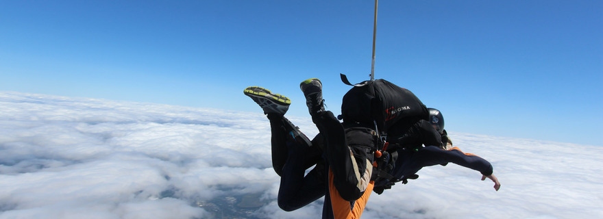 Tandem skydiving from A to Z | Adrop.cz
