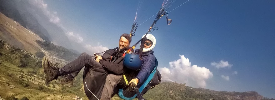 Tandem-Gleitschirmfliegen von A bis Z: Freiheit in den Wolken | Adrop.cz