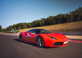 Jízda ve Ferrari 488 GTB na polygonu Most