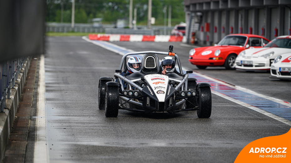 Jízda v Ariel Atom 3.5 na Masarykově okruhu v Brně
