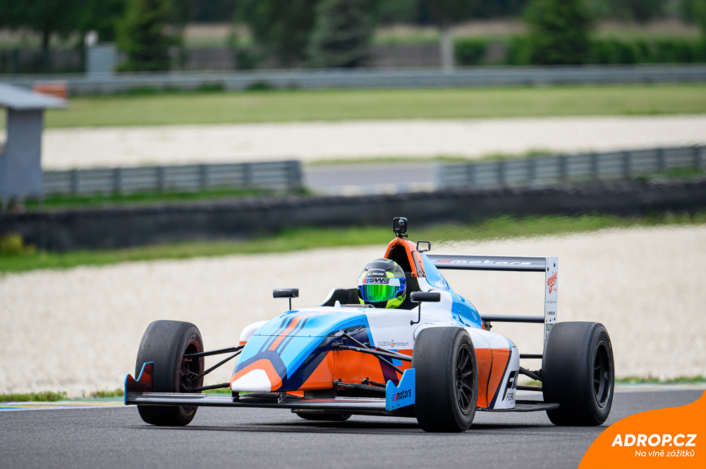 Automotodrom Brno: Jízda na okruhu ve formuli F4 | Adrop.cz