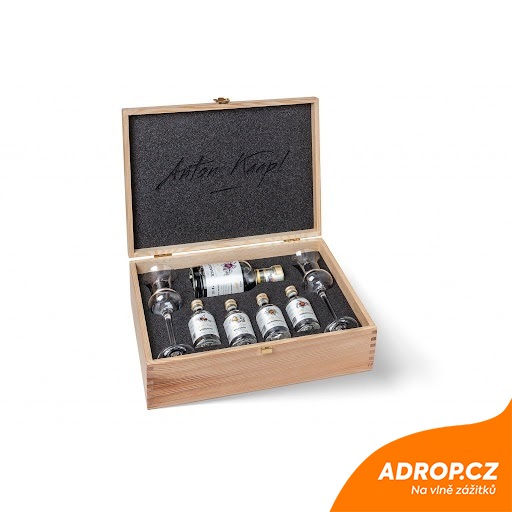Anton Kaapl: Set of 5 fruit spirits + glasses in Czechia | Adrop.cz