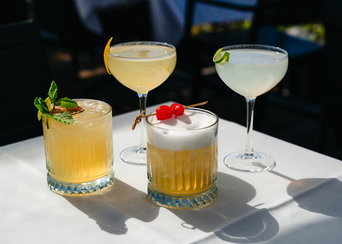 Аперитив з видом на Прагу: Sky Bar & Restaurant