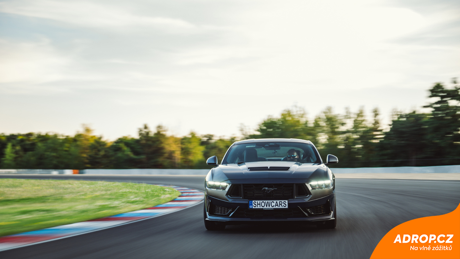 Jízda ve Ford Mustang Dark Horse na polygonu, Brno