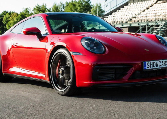 Jízda v Porsche 911 na závodním okruhu Most