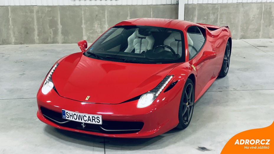 Jízda v supersportu Ferrari 458 Italia na závodním okruhu Most