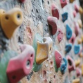 Gruppenkletterkurs an einer künstlichen Wand