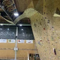 Gruppenkletterkurs an einer künstlichen Wand