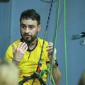 Gruppenkletterkurs an einer künstlichen Wand