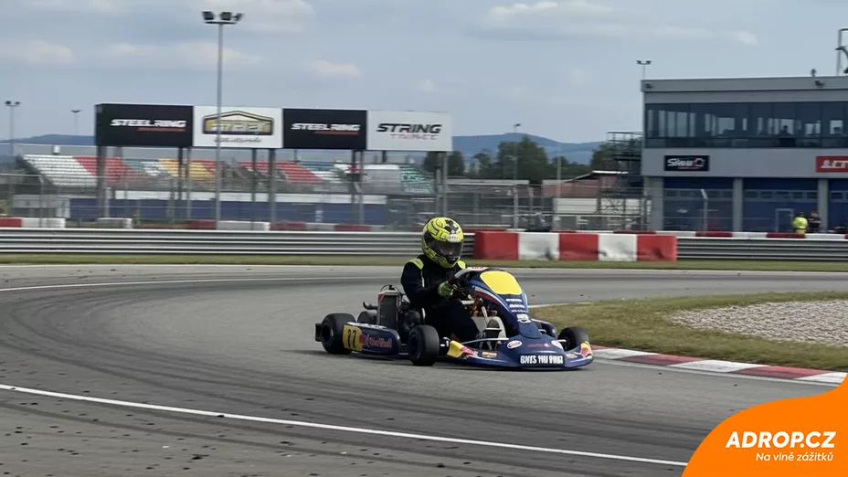 Adrenalinová jízda na okruzích a letištích v motokáře Rotax 125 MAX