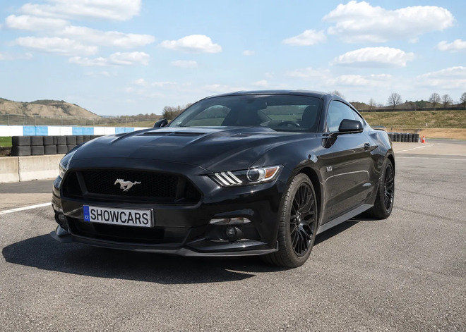 Jízda ve Ford Mustang Shelby na polygonu Most