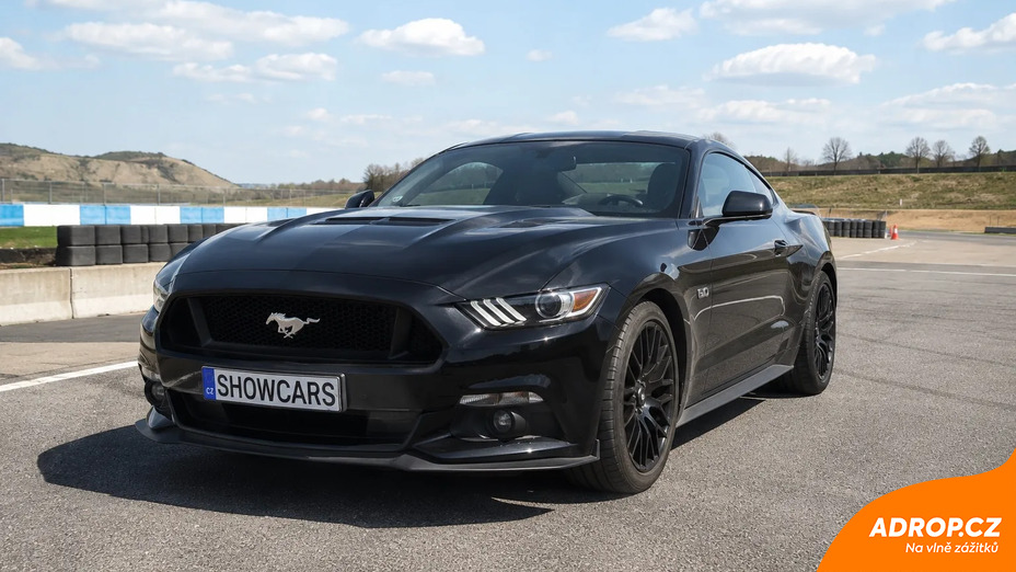 Jízda ve Ford Mustang Shelby na polygonu Most