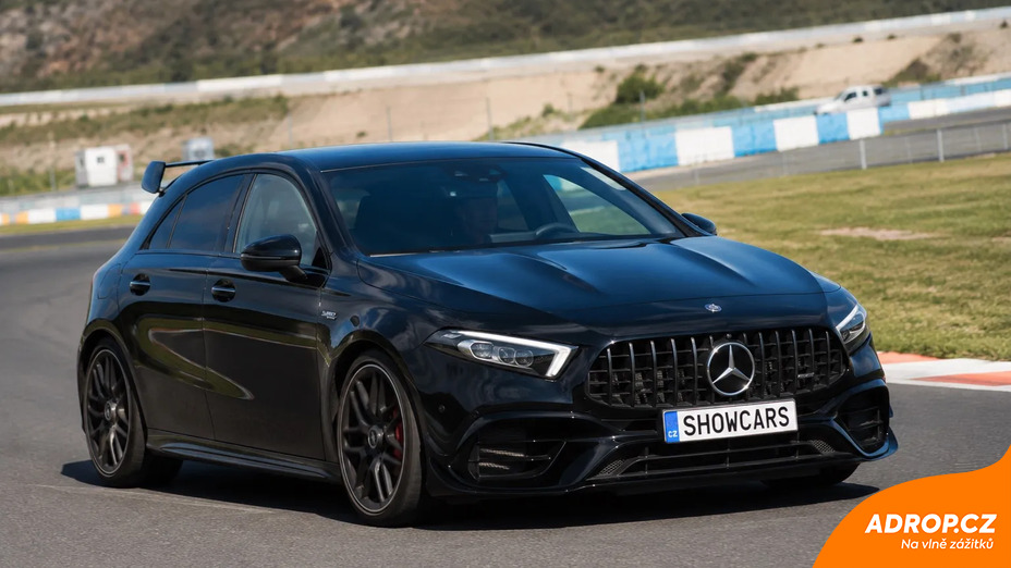 Jízda v Mercedes-Benz AMG A45 na polygonu Most