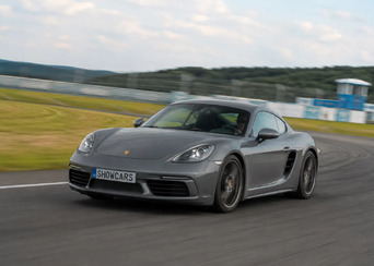 Jízda v Porsche 718 Cayman na polygonu Most