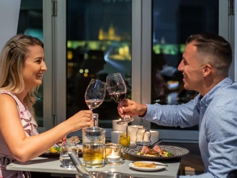 Degustační menu s vinným párováním pro 2, Praha