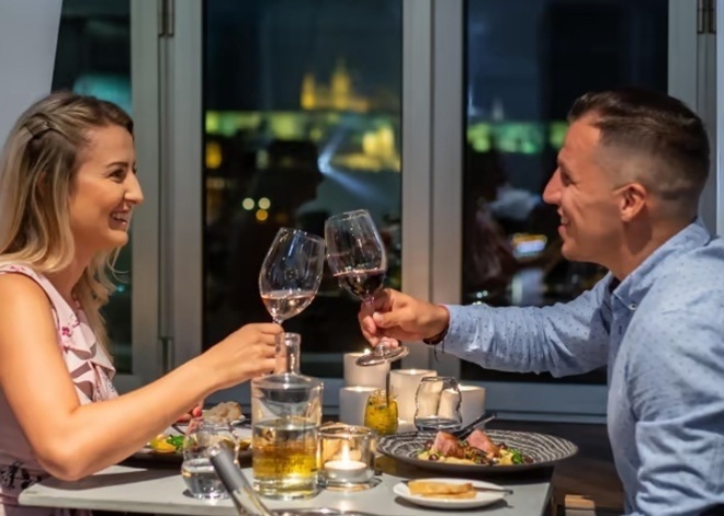 Degustační menu s vinným párováním pro 2, Praha