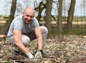 Rodinné sázení stromů: Zasaďte společně vlastní les