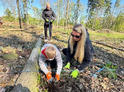 Rodinné sázení stromů: Zasaďte společně vlastní les