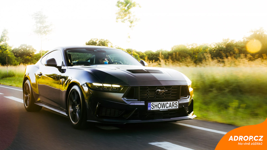 Jízda ve Ford Mustang Dark Horse 5.0 V8 
