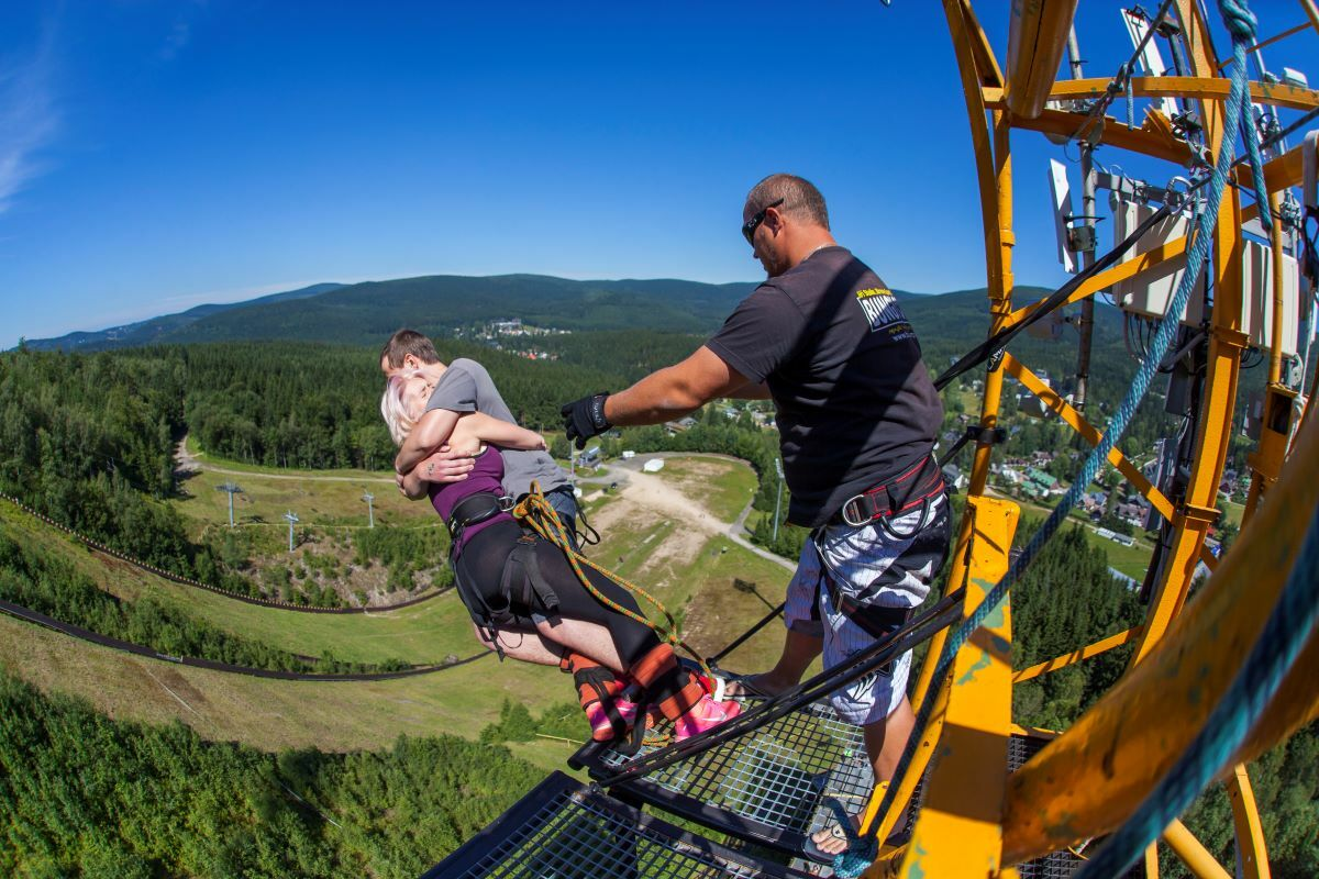 bungee jumping v tandemu
