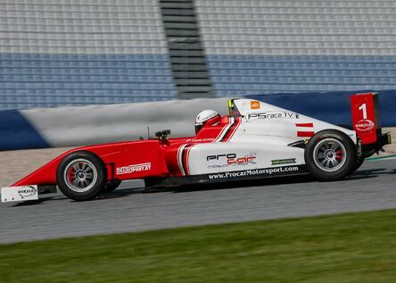 Jazda na formule TATUUS F4