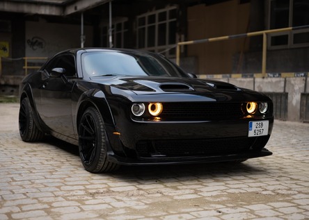 Jazda v Dodge Challenger 2016