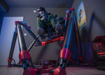 Pohyblivý simulátor letu s VR