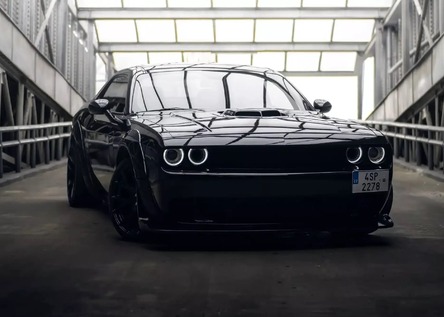 Jazda v Dodge Challenger 2015 Shaker