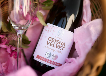 Nealkoholický šumivý nápoj Geisha Velvet