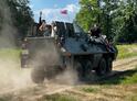 Jazda obrneným transportérom OT-64 SKOT a prehliadka techniky