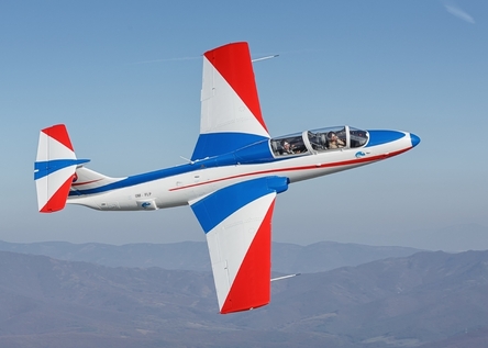Let stíhačkou L-29