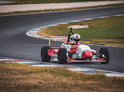 Spolujazdcom vo formule na okruhu