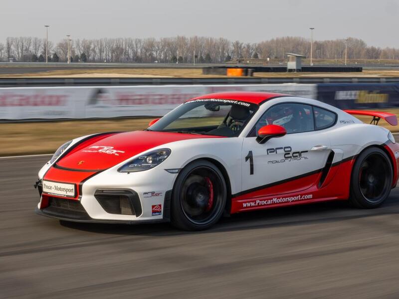 Jazda v pretekárskom Porsche 718 Cayman GT4