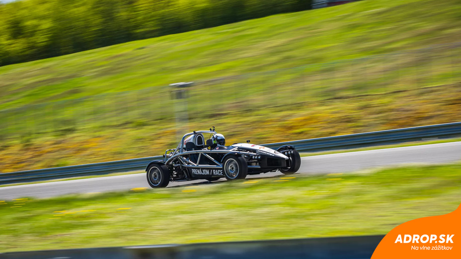 Super rýchla jazda na vozidle Ariel Atom na Slovakia Ringu