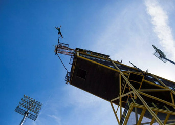 Bungee jumping z televíznej veže