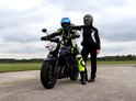Spolujazda na motorke na letisku